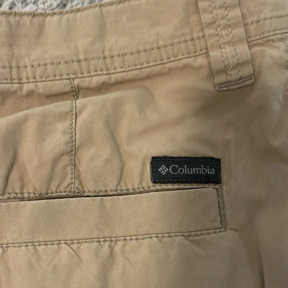Columbia khaki shorts - Picture 6 of 8